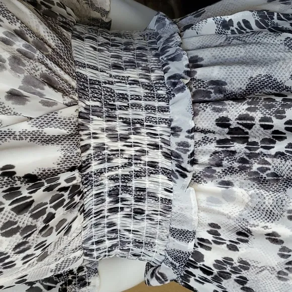 🆕️ EXPRESS Animal Print Asymmetrical High-Low Ruffle Midi Dress SIZE: S