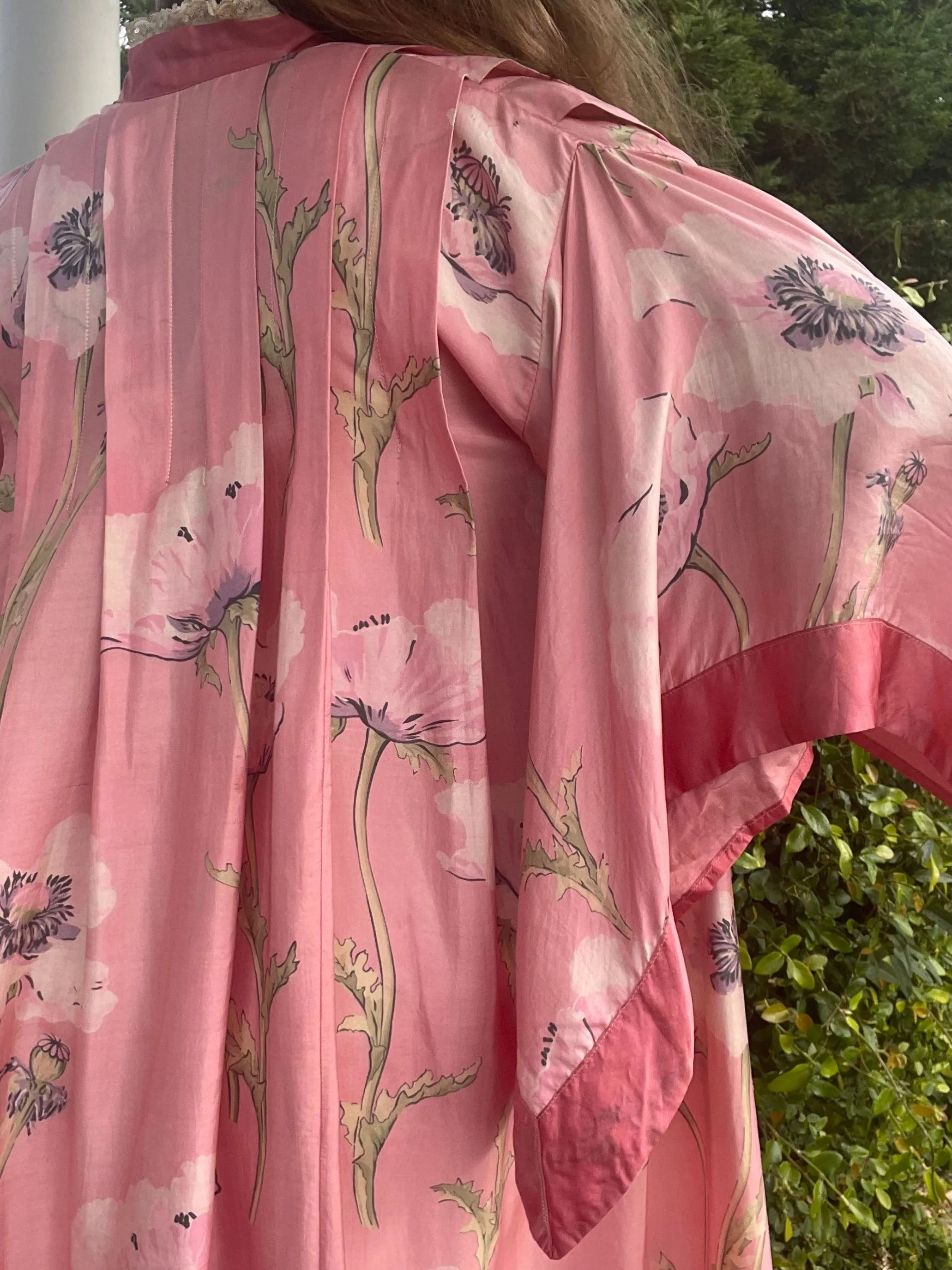 1910s Edwardian Pink Floral Silk Angel Sleeve Dressing Gown