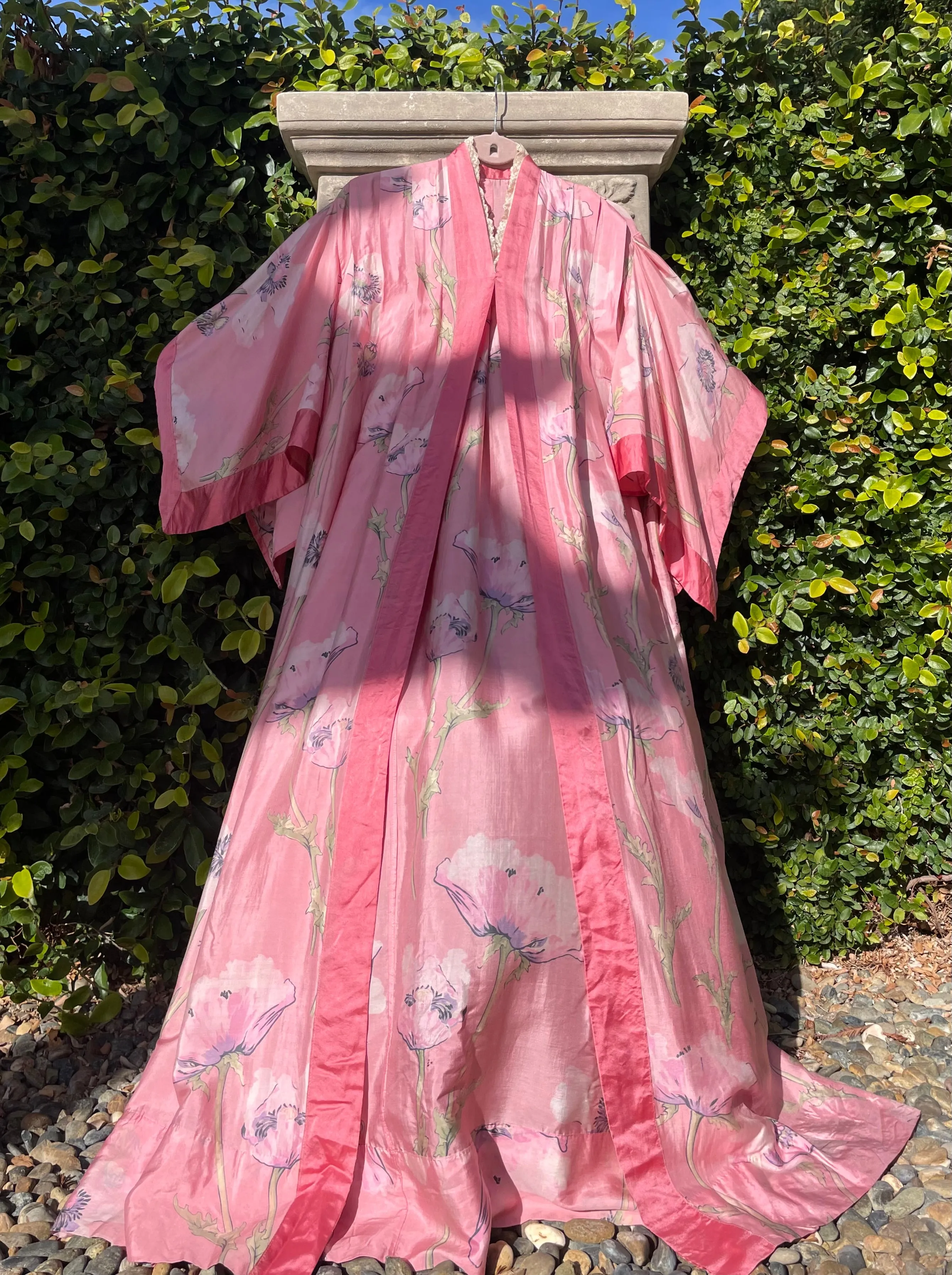 1910s Edwardian Pink Floral Silk Angel Sleeve Dressing Gown