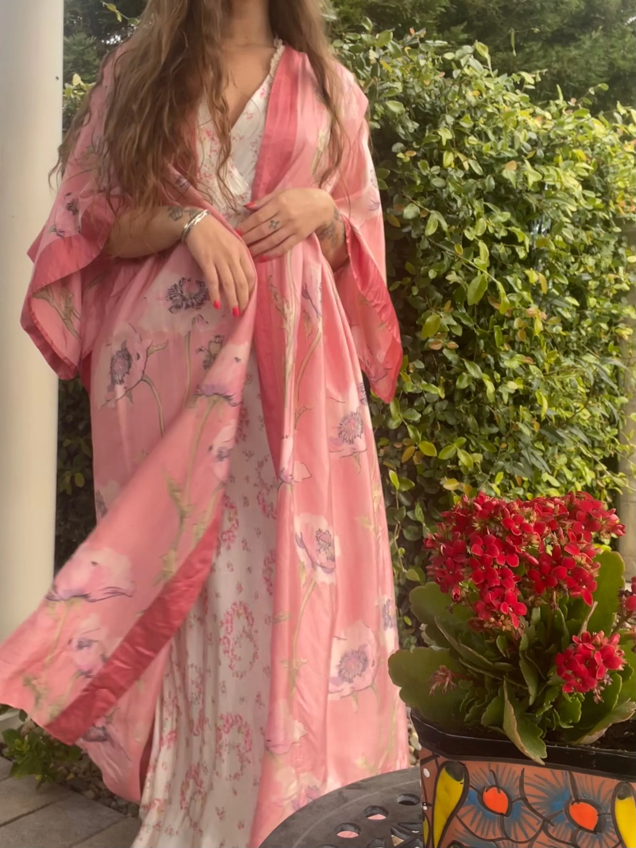 1910s Edwardian Pink Floral Silk Angel Sleeve Dressing Gown