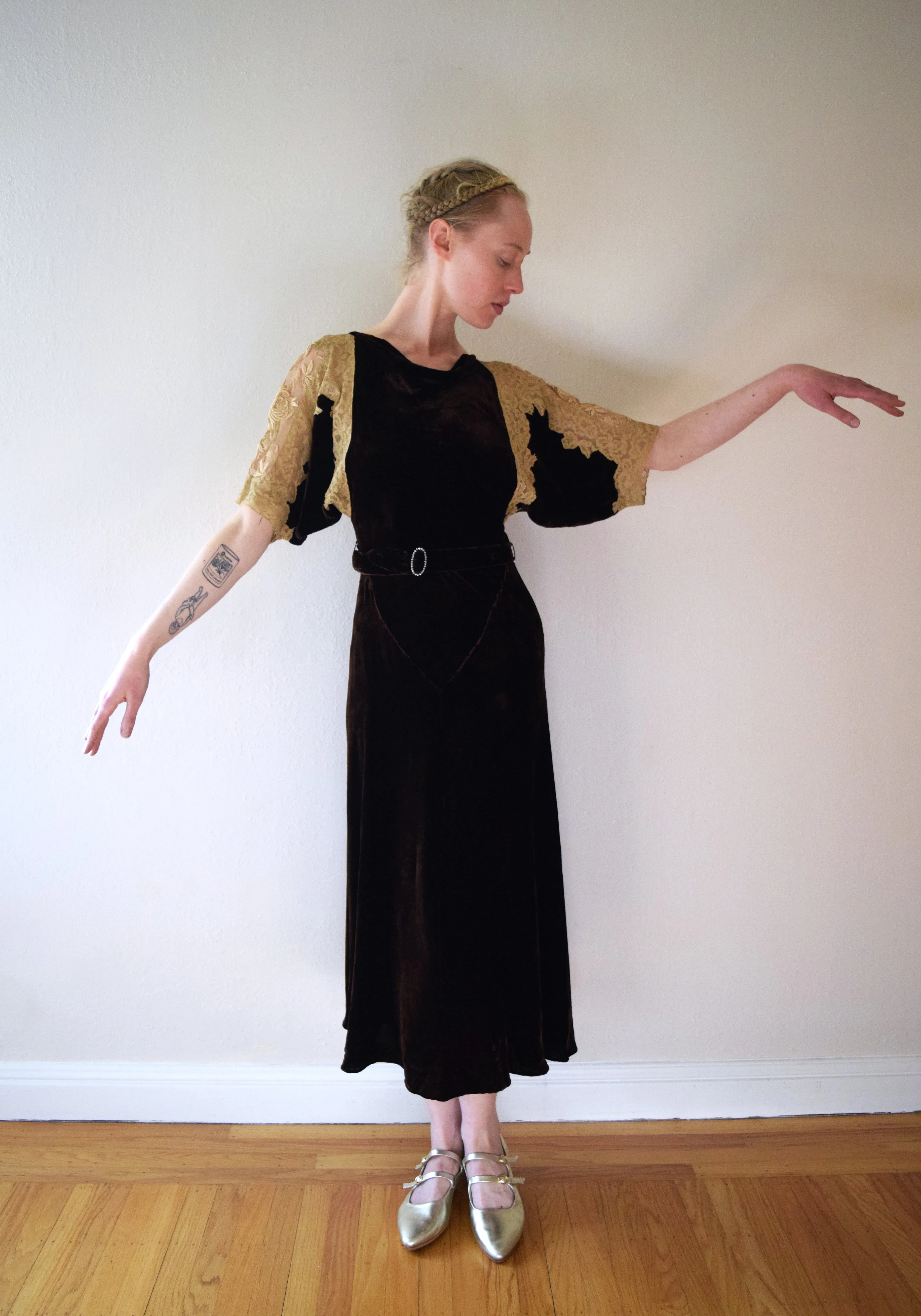 1930s vintage silk velvet and lace gown . size xs to s/m