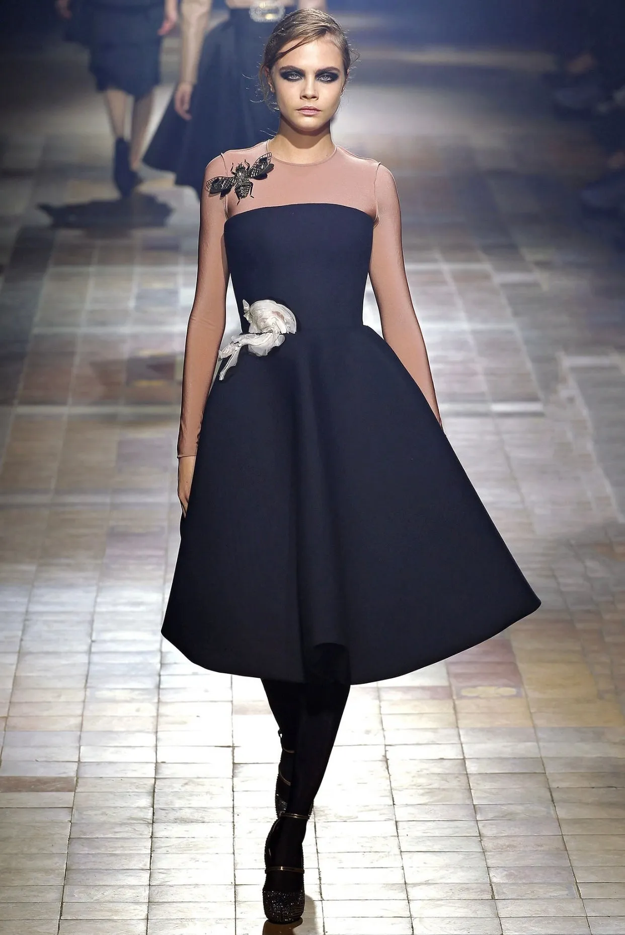 2013 F/W Strapless Floral Appliqué Dress