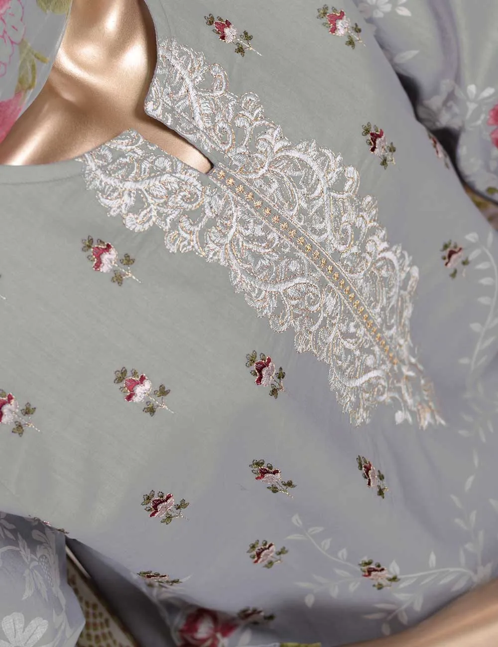 3 Pc Unstitched Lawn Embroidered Dress with Chiffon Dupatta - Gorgeous Fluke (EC-3B)