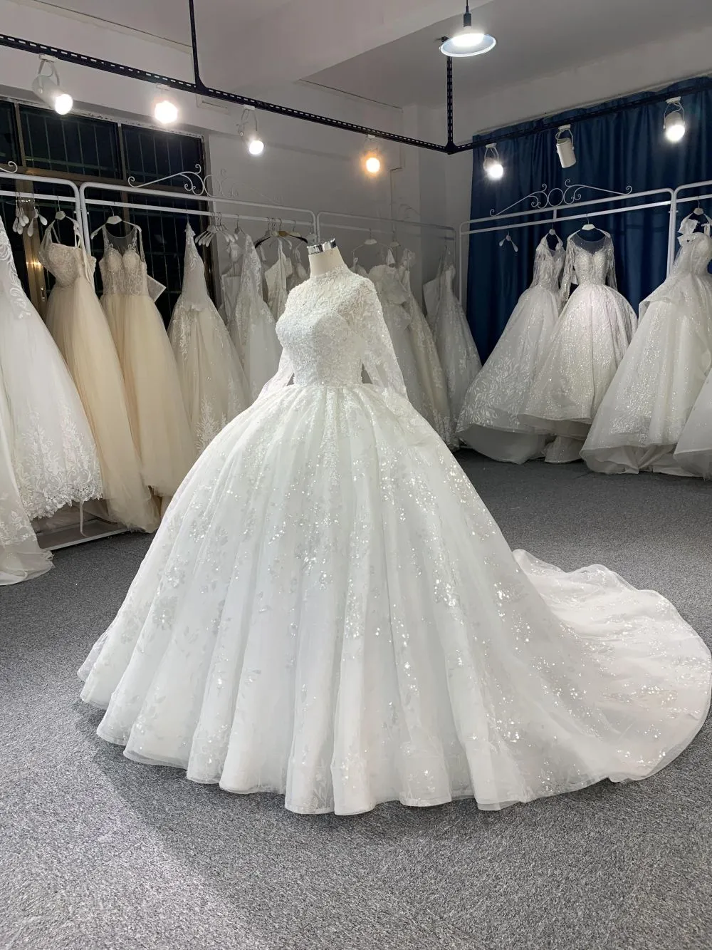 #707 Halter Top Grown Ball Long Sleeve  Weddind Dress