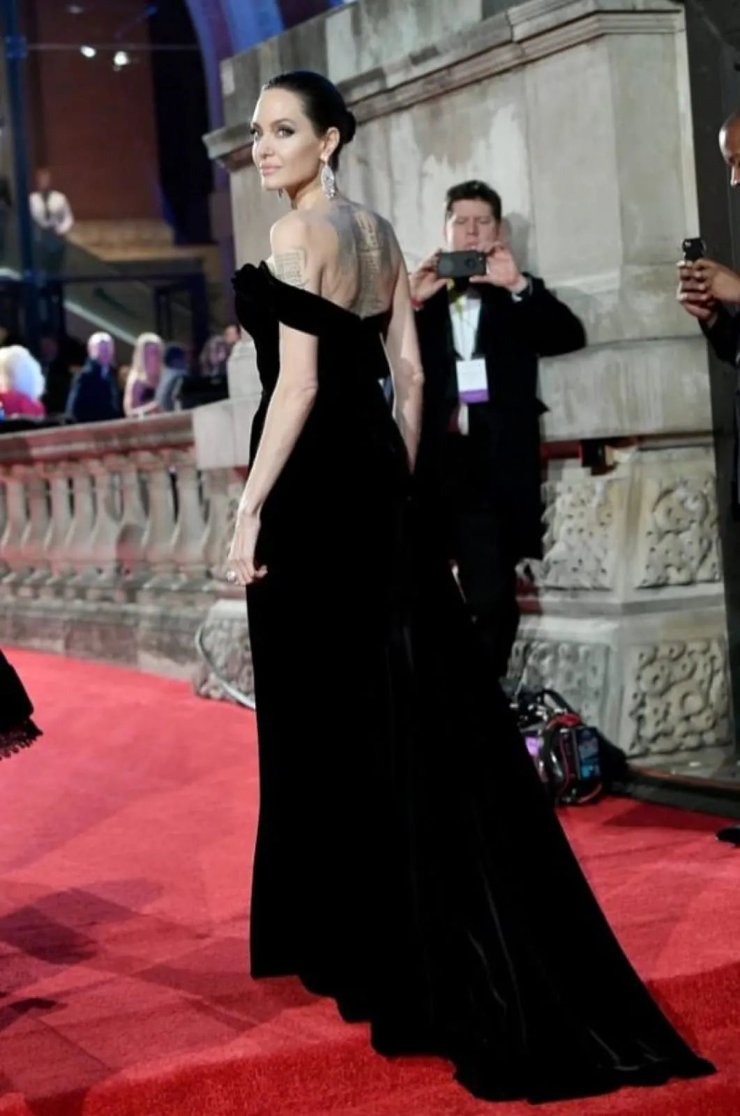 Angelina Jolie Black Off-shoulder Red Carpet Celebrity Gown Evening Dress BAFTA Awards 2018
