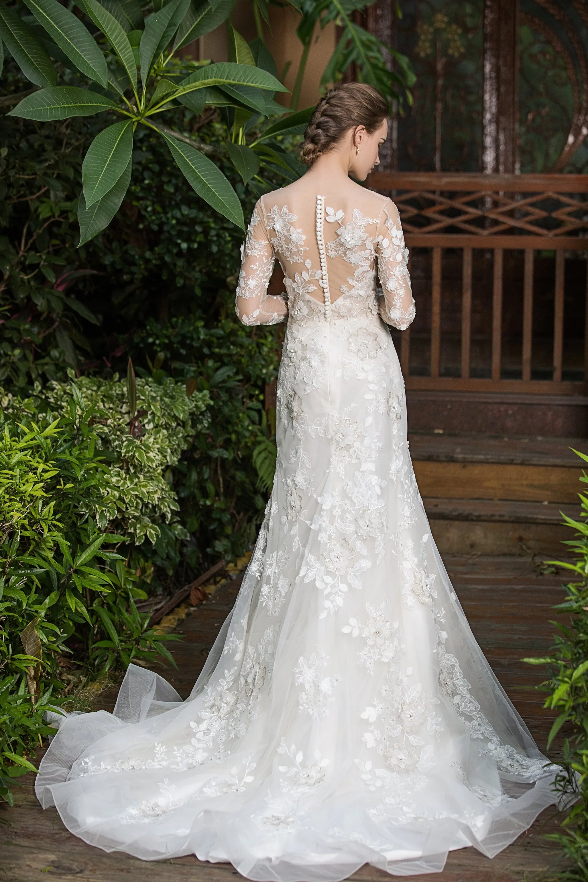 Camillia - Selena Huan shimmering 3D embroidered lace appliqué released mermaid gown