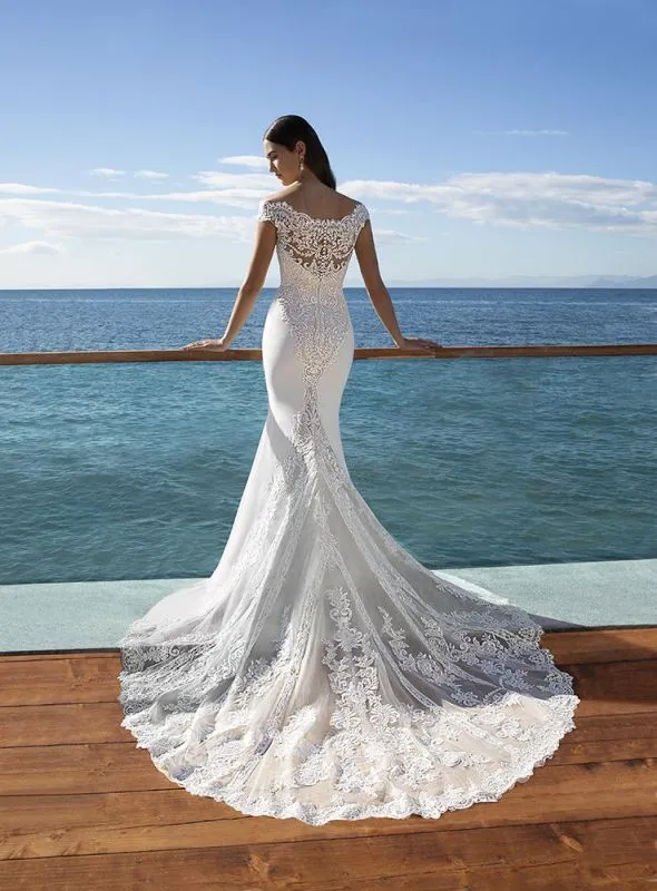 Cosmobella Size 6 8023 Ivory Gown