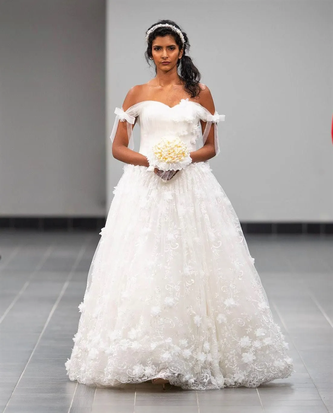 FLEUR ROMANTIQUE Sweetheart 3D Chiffon Floral Lace Bridal Ball Gown