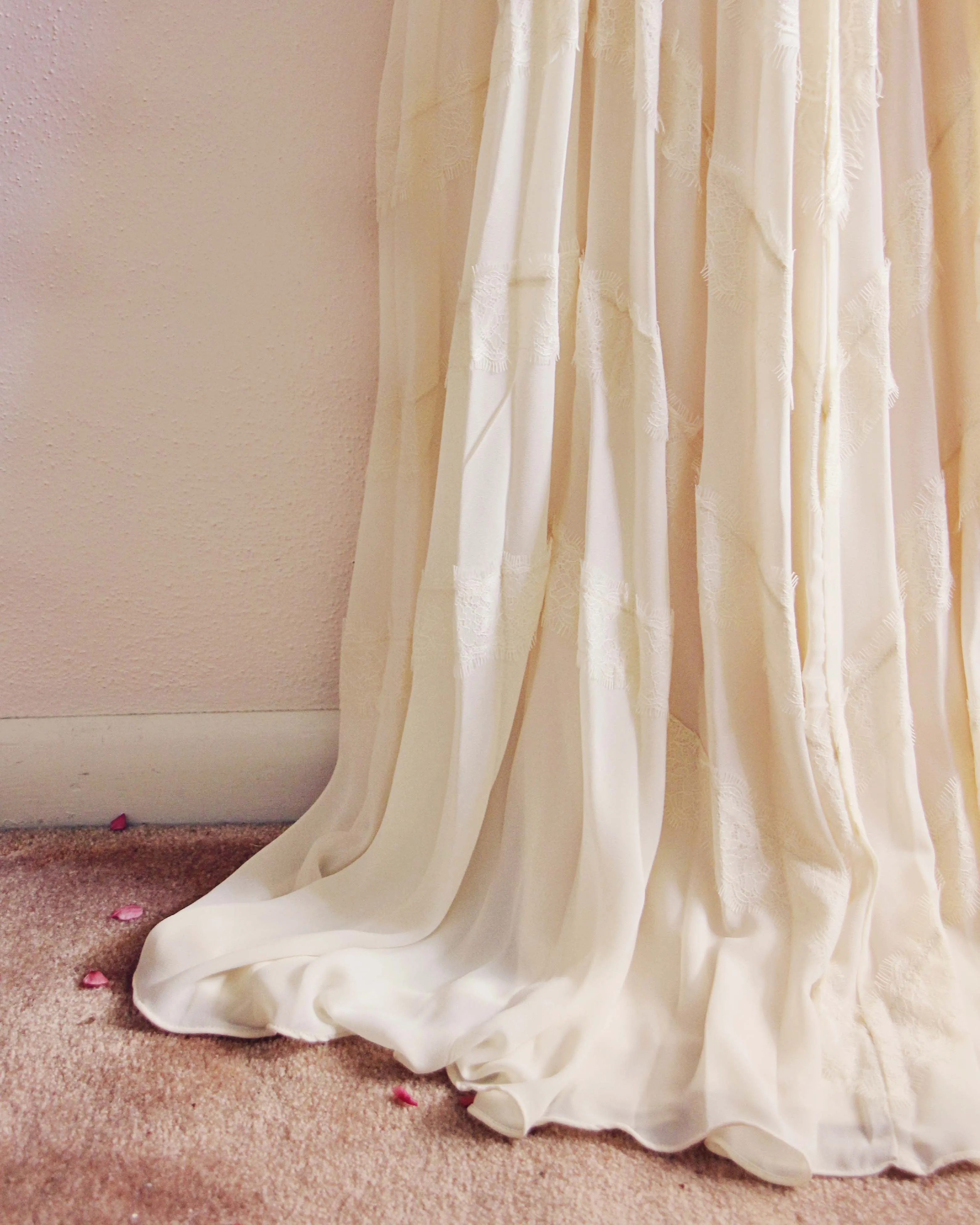 Grecian Lace Dress in Cream