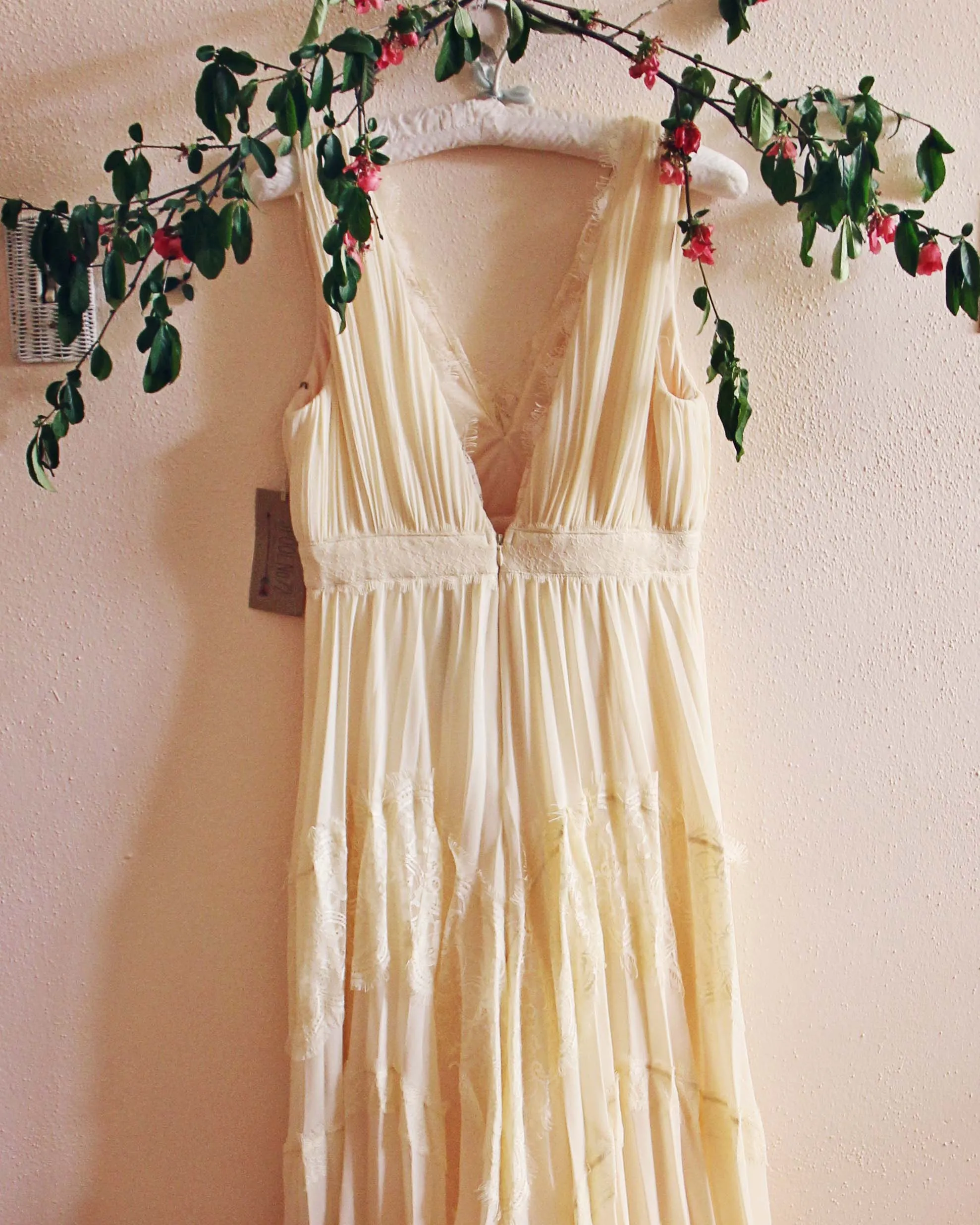 Grecian Lace Dress in Cream