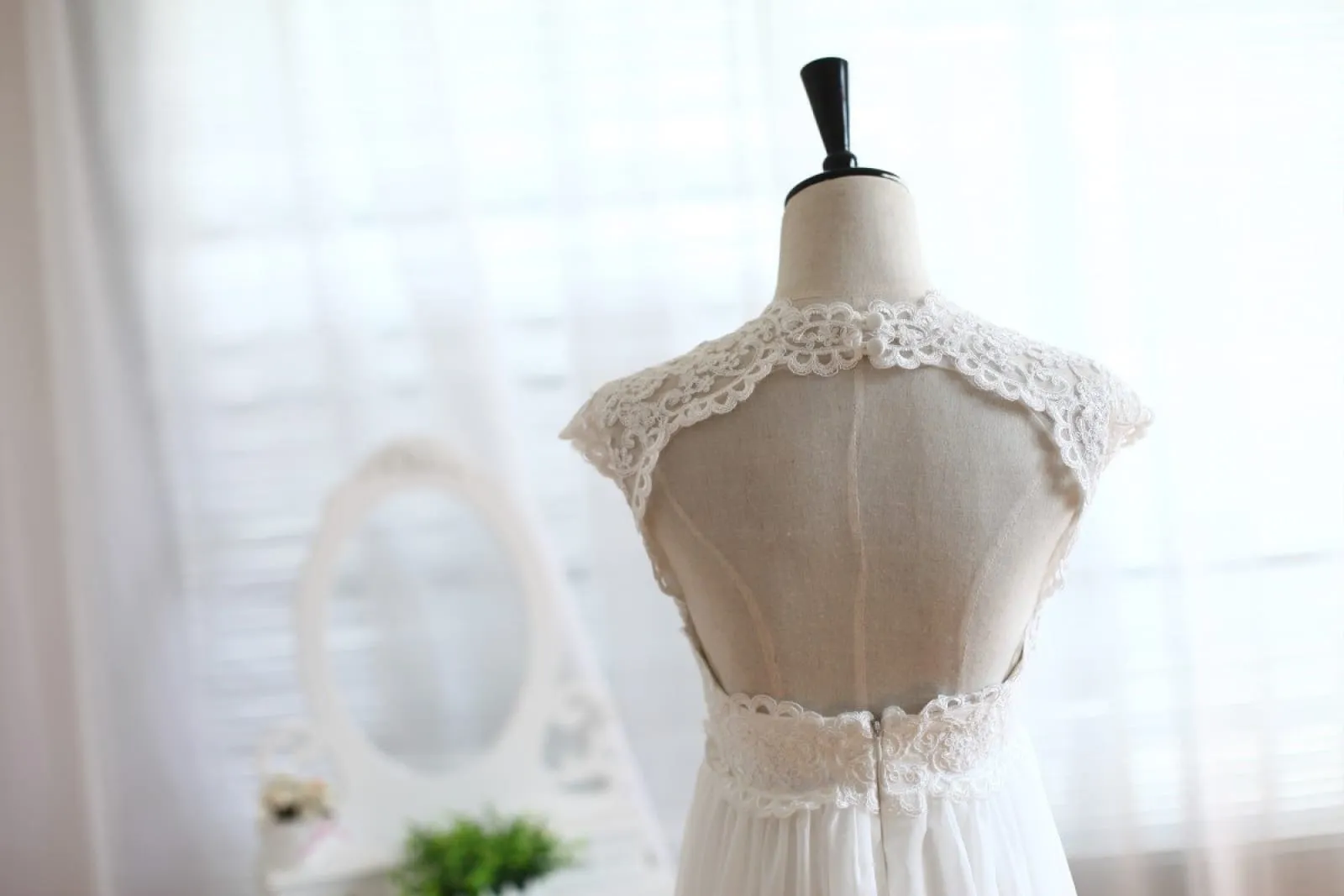 Ivory Lace Chiffon Keyhole Back Empire Waist Wedding Maternity Dress