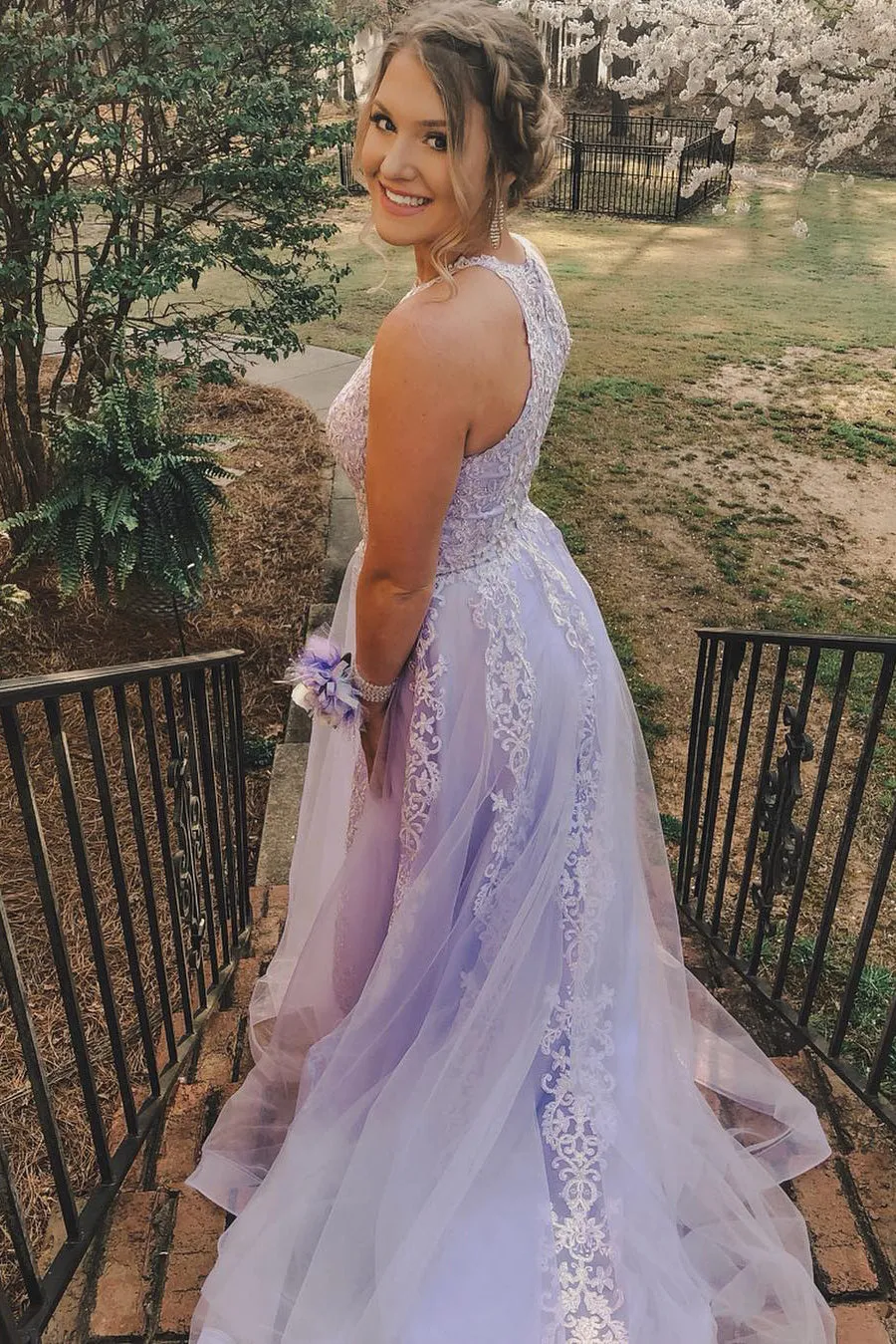 Jewel Neck Appliques Lavender Prom Dress with Train