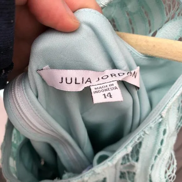 Julia Jordan • Sleeveless Lace Dress Mint