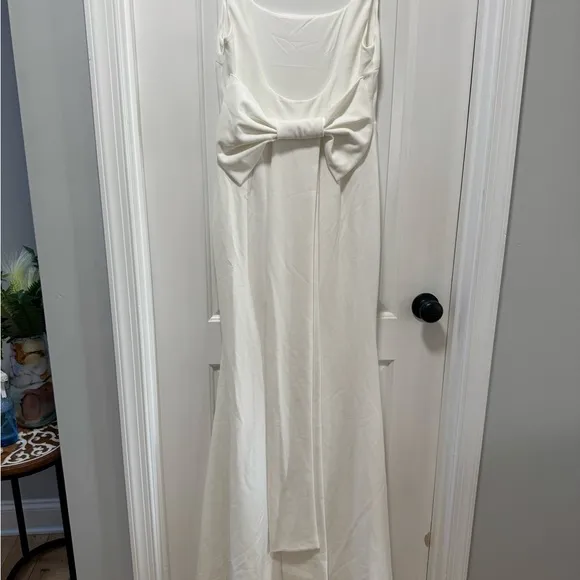 Lulus Loving Fate size Medium White Bow Square Neck Backless Maxi Wedding Dress