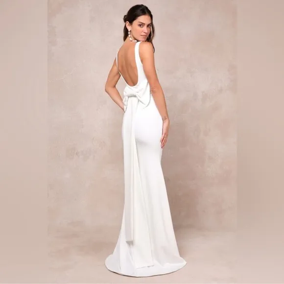 Lulus Loving Fate size Medium White Bow Square Neck Backless Maxi Wedding Dress