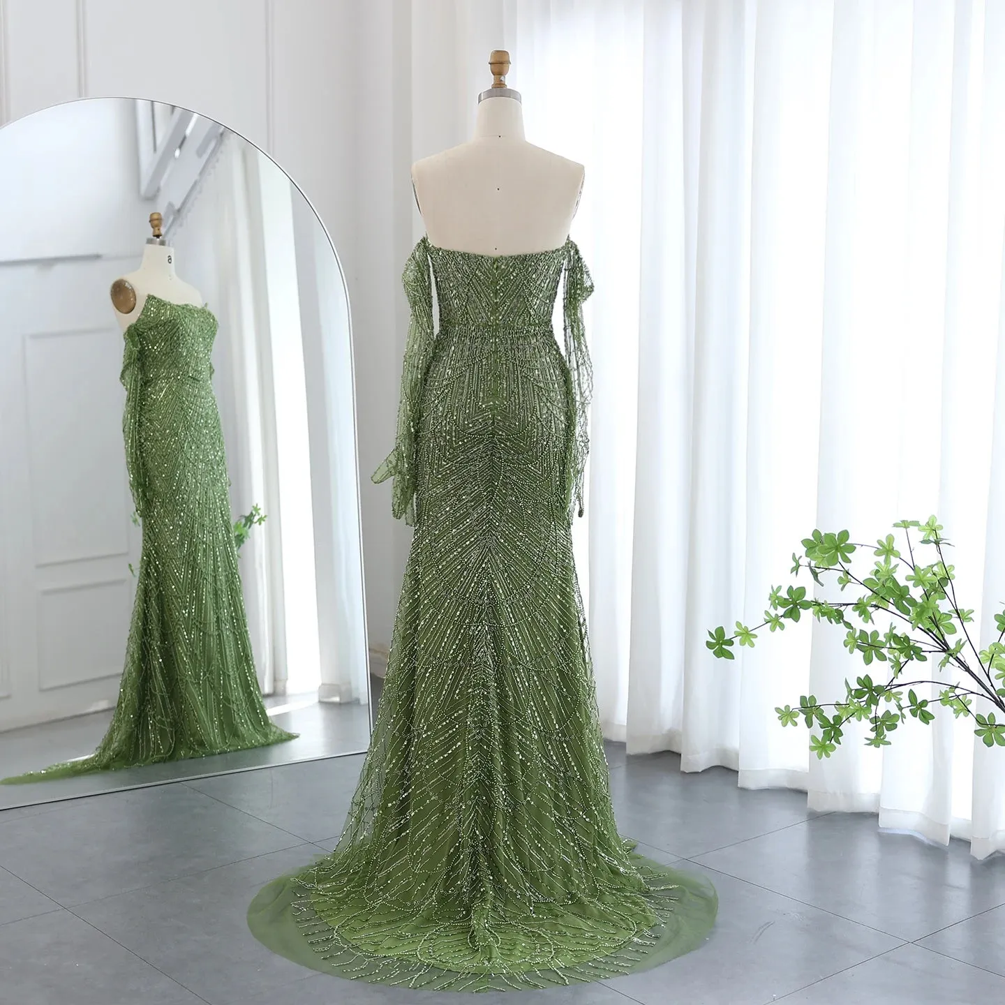 Luxury Strapless Green Evening Dress with Gloves