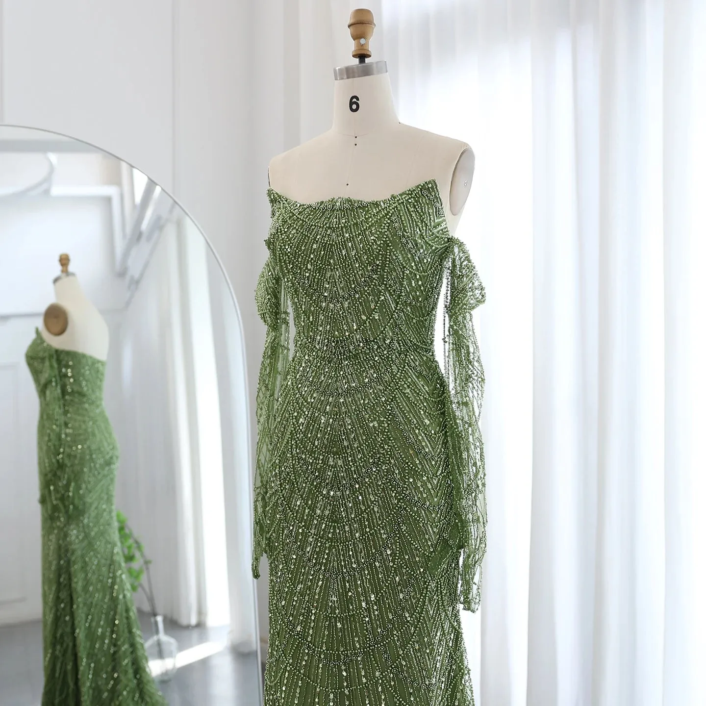Luxury Strapless Green Evening Dress with Gloves