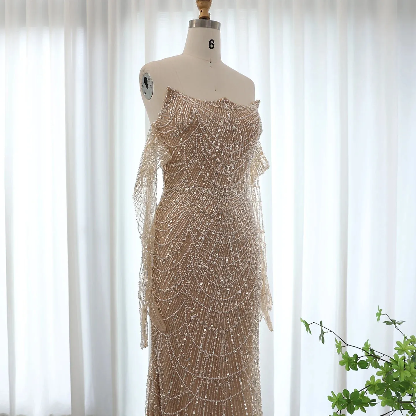 Luxury Strapless Green Evening Dress with Gloves
