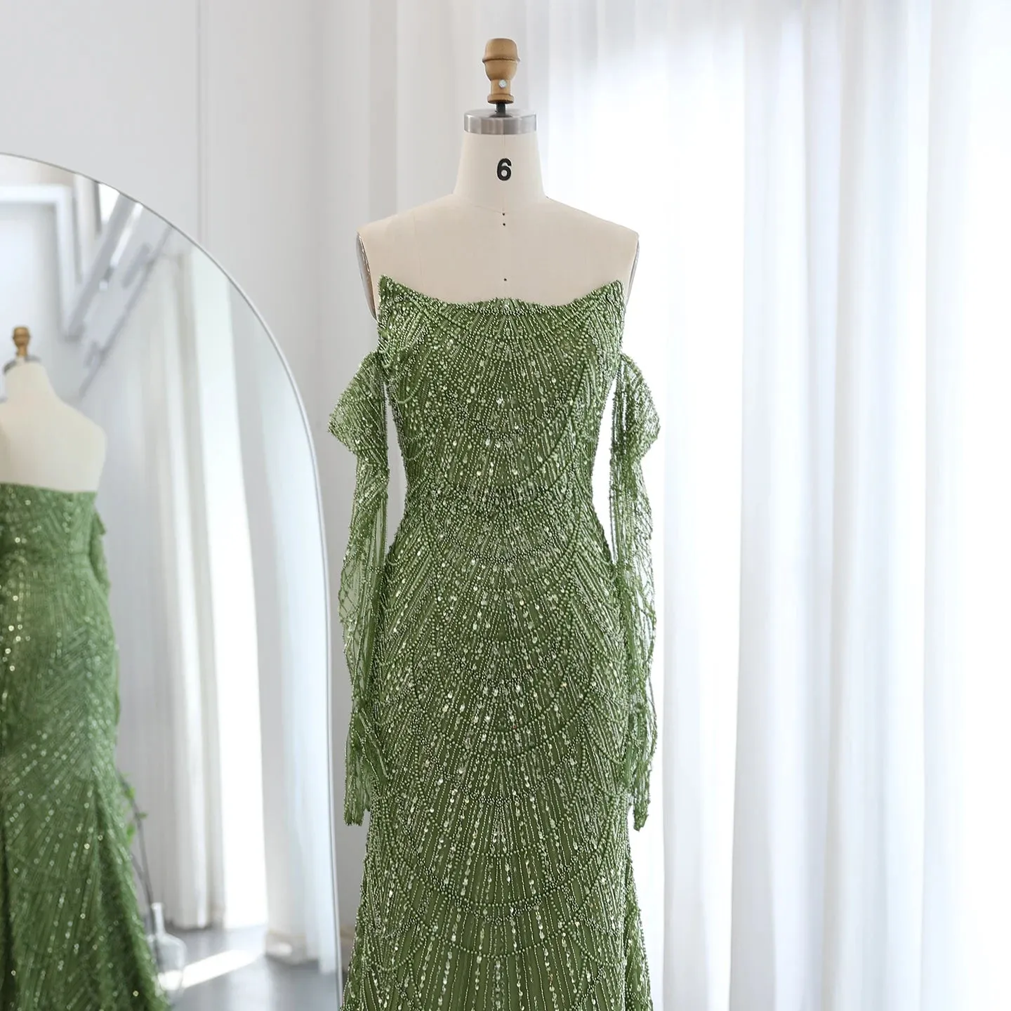 Luxury Strapless Green Evening Dress with Gloves