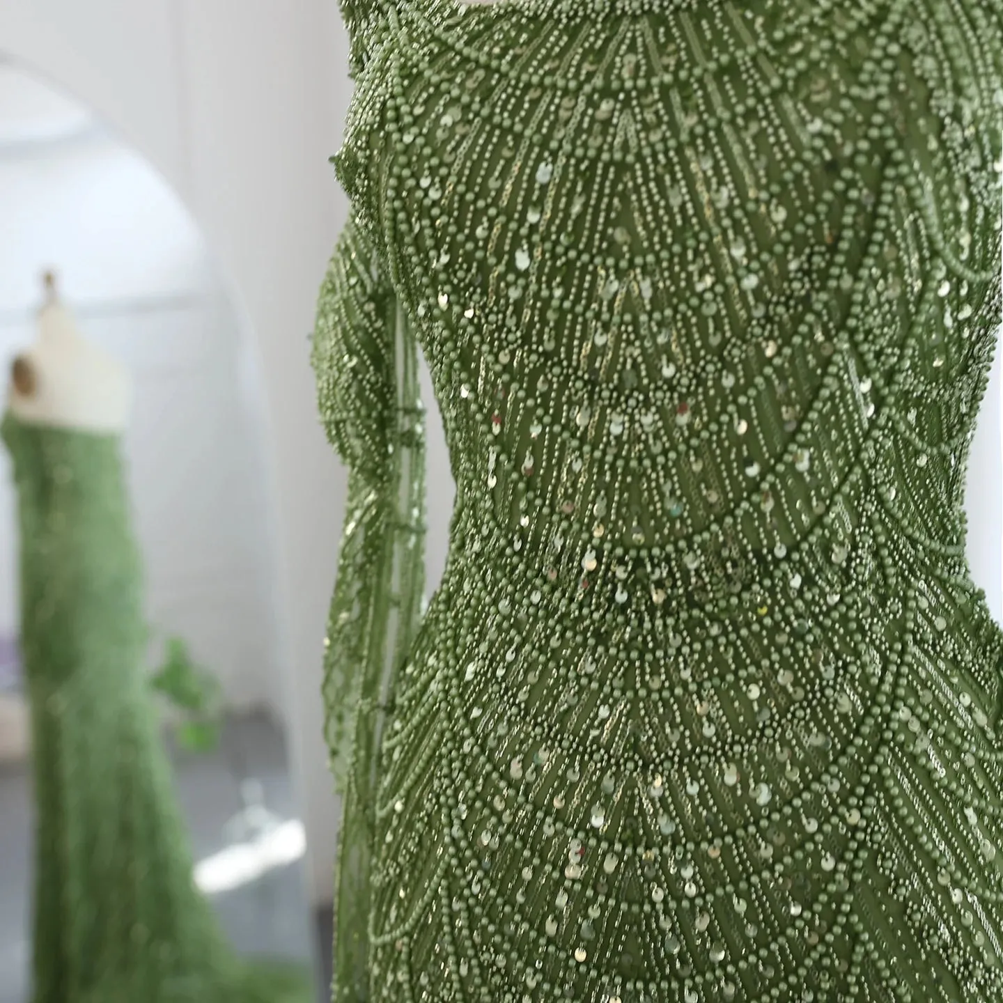 Luxury Strapless Green Evening Dress with Gloves