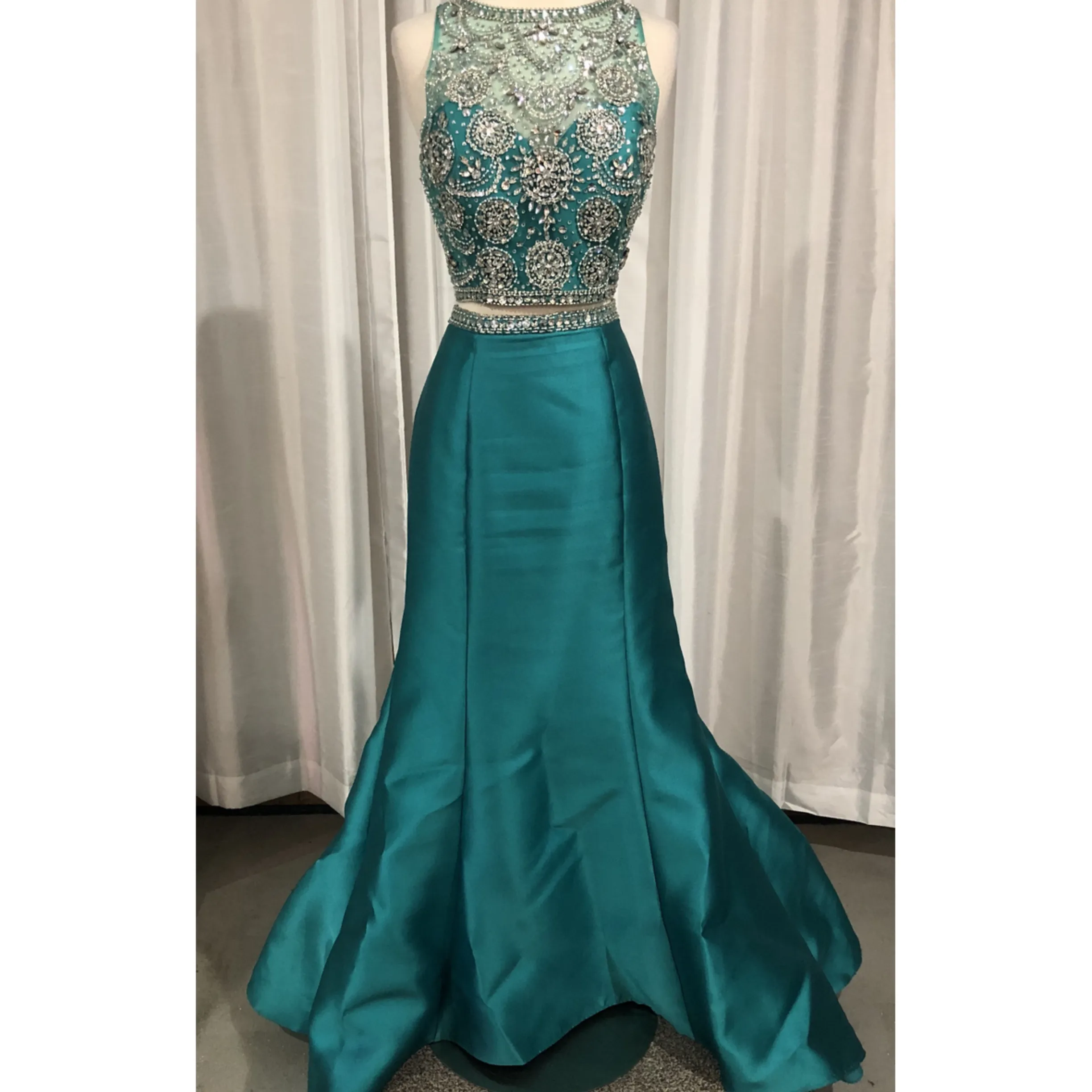 MAC DUGGAL Jade Two-Piece Embellished Top Long Dress Size 10