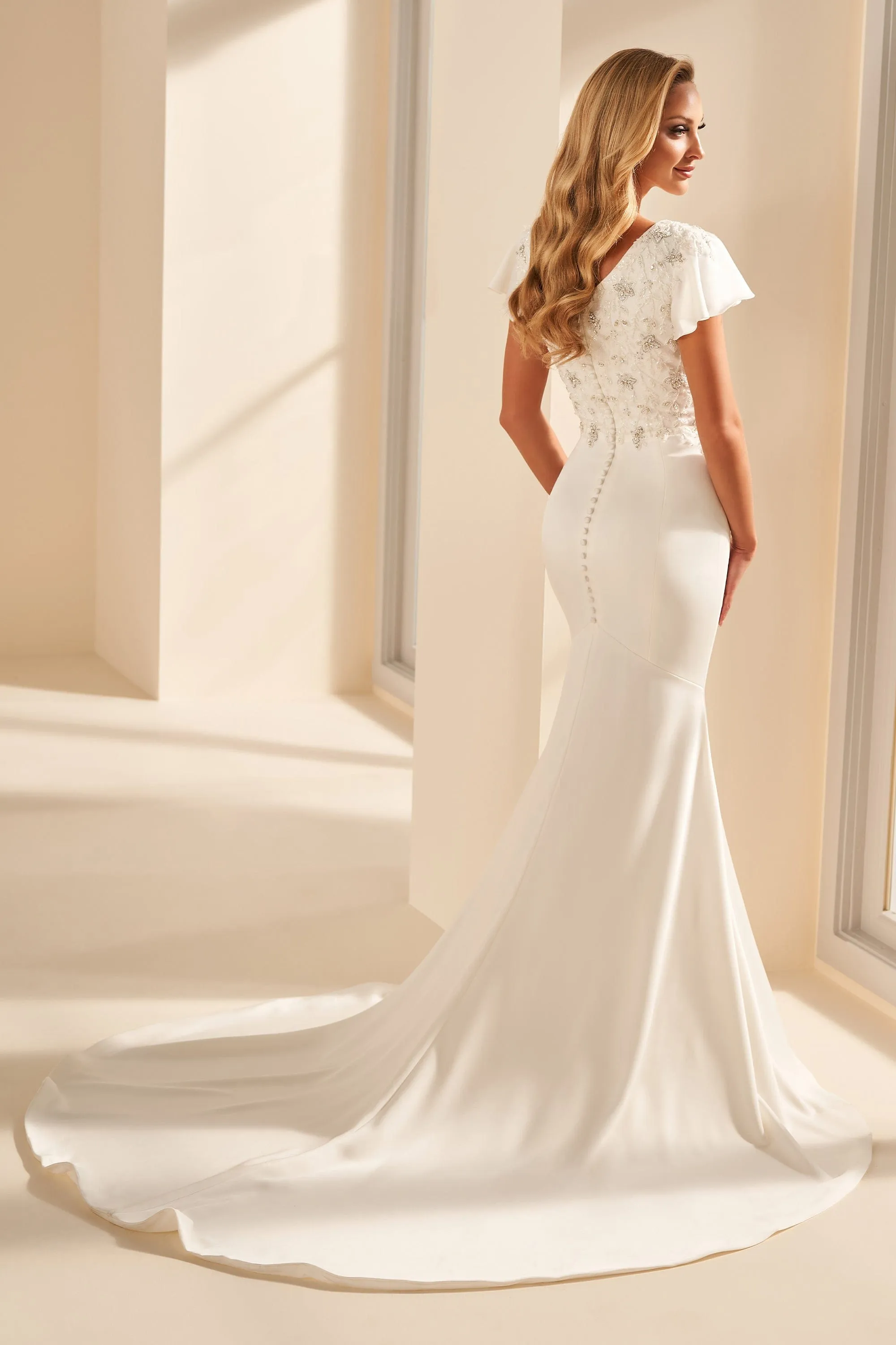 Modest by Mon Cheri: MOD1805