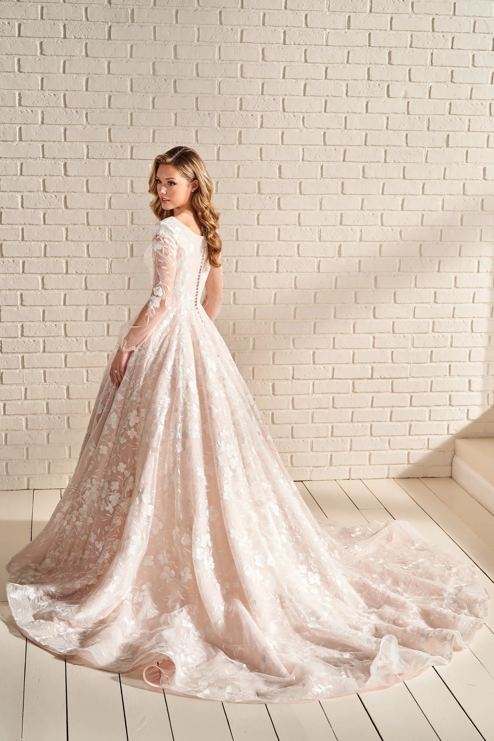 Modest by Mon Cheri: MOD958