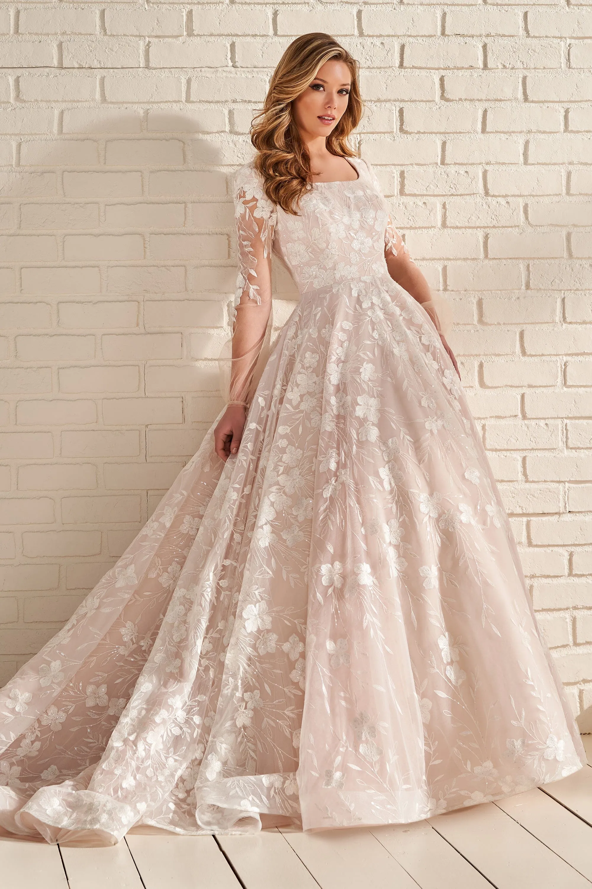 Modest by Mon Cheri: MOD958