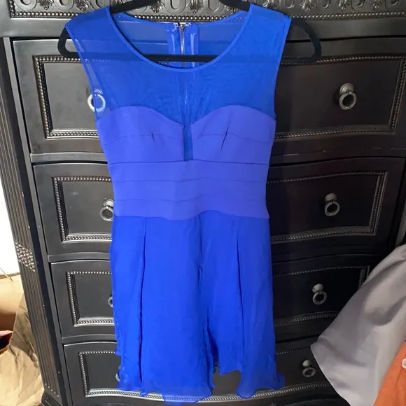 NEW BCBG MaxAzria Blue Miranda Sleeveless Ponte and Silk Dress Size 4P