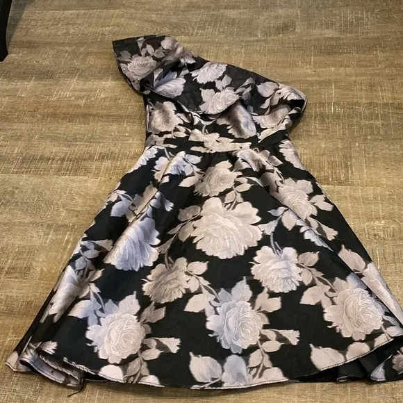 NWOT XSCAPE Black Floral One Shoulder Fit &amp; Flare Dress Cocktail/Evening Size 0