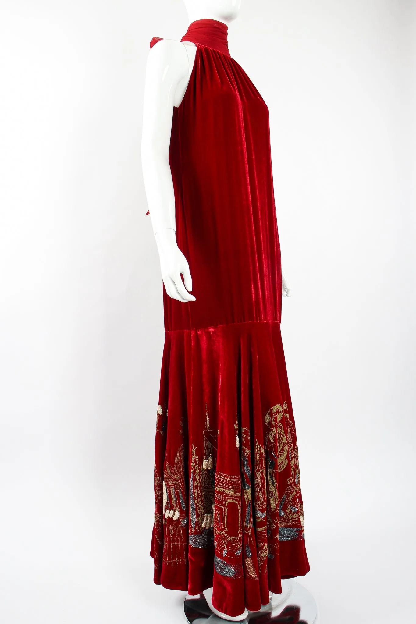 Parisienne Velvet Trumpet Gown