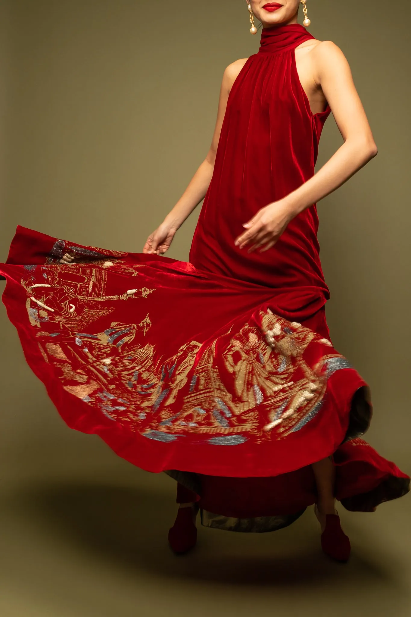 Parisienne Velvet Trumpet Gown