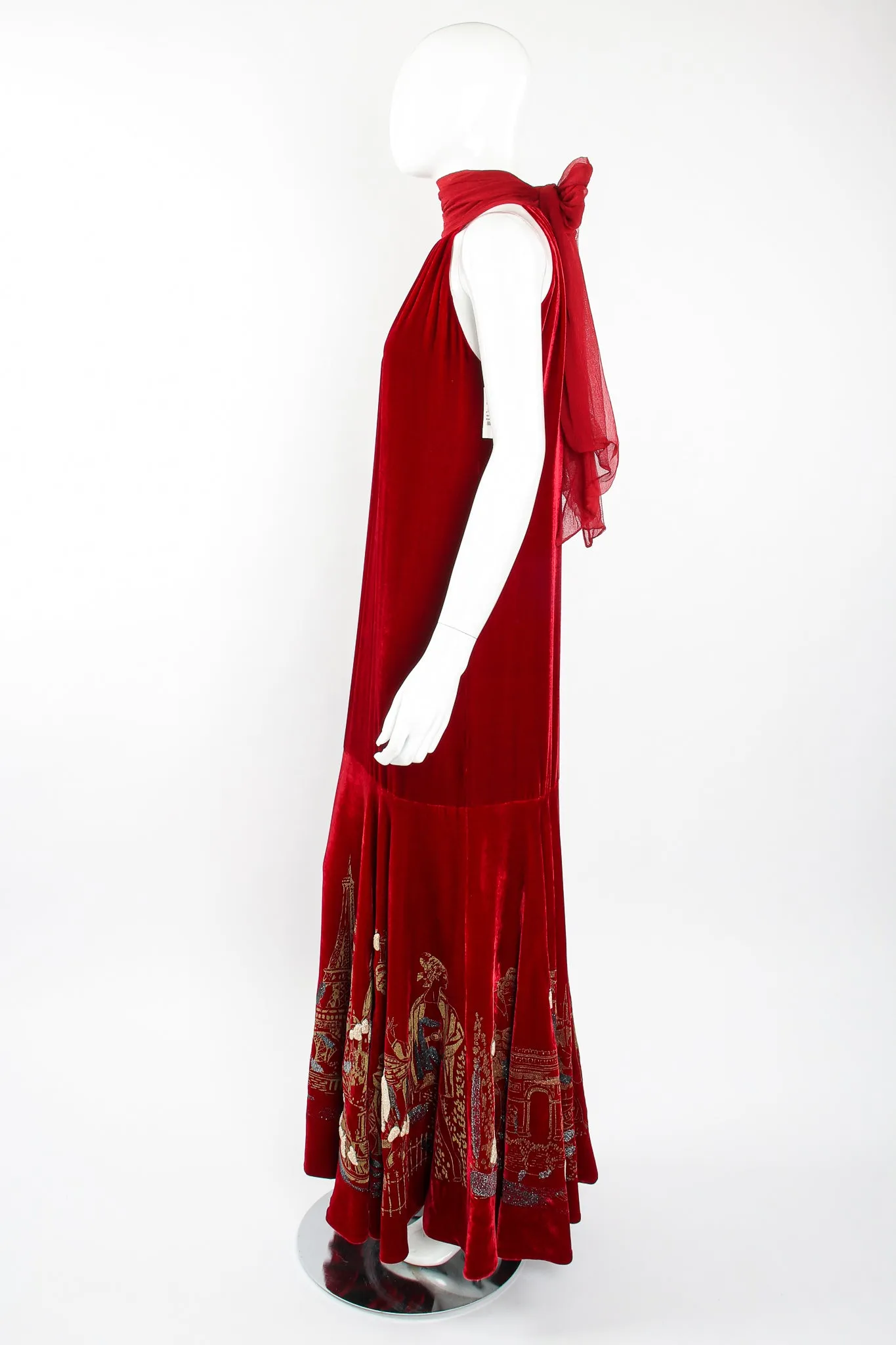 Parisienne Velvet Trumpet Gown