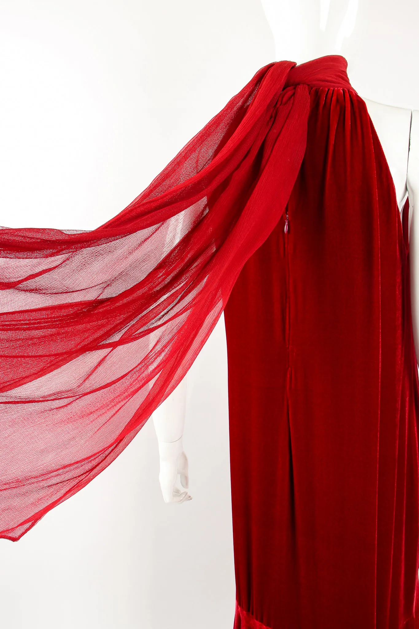 Parisienne Velvet Trumpet Gown