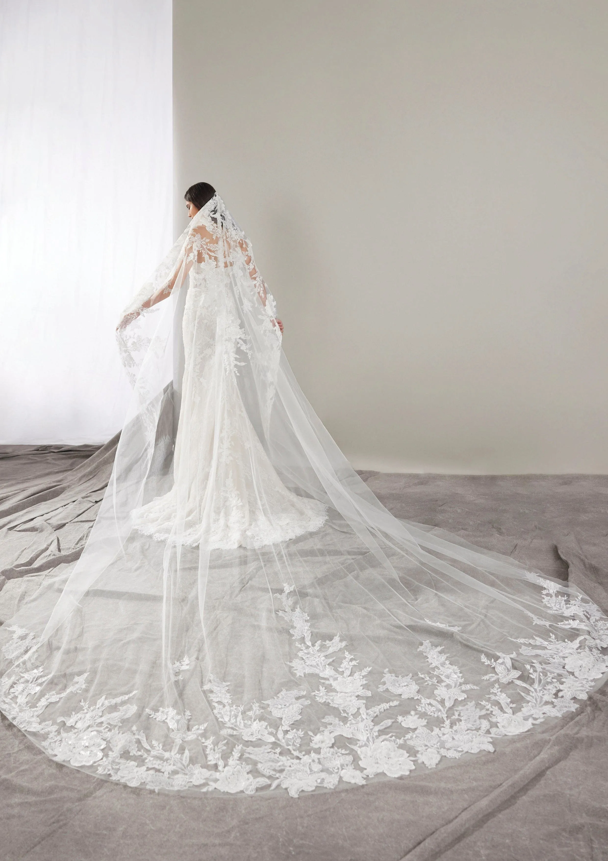 Pronovias: Hart