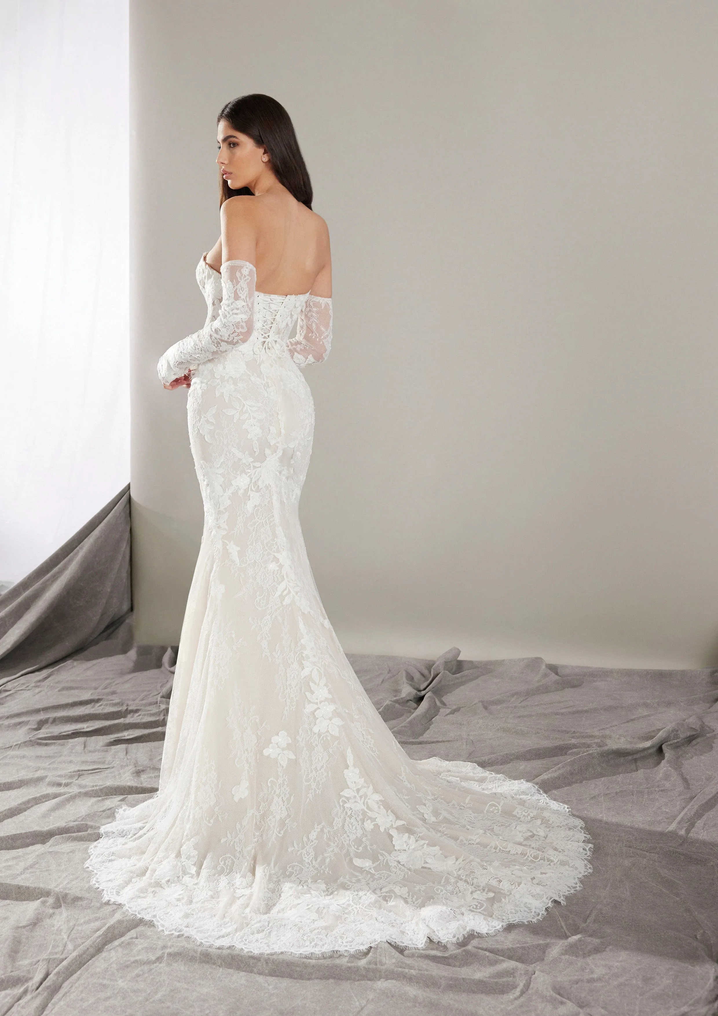 Pronovias: Hart