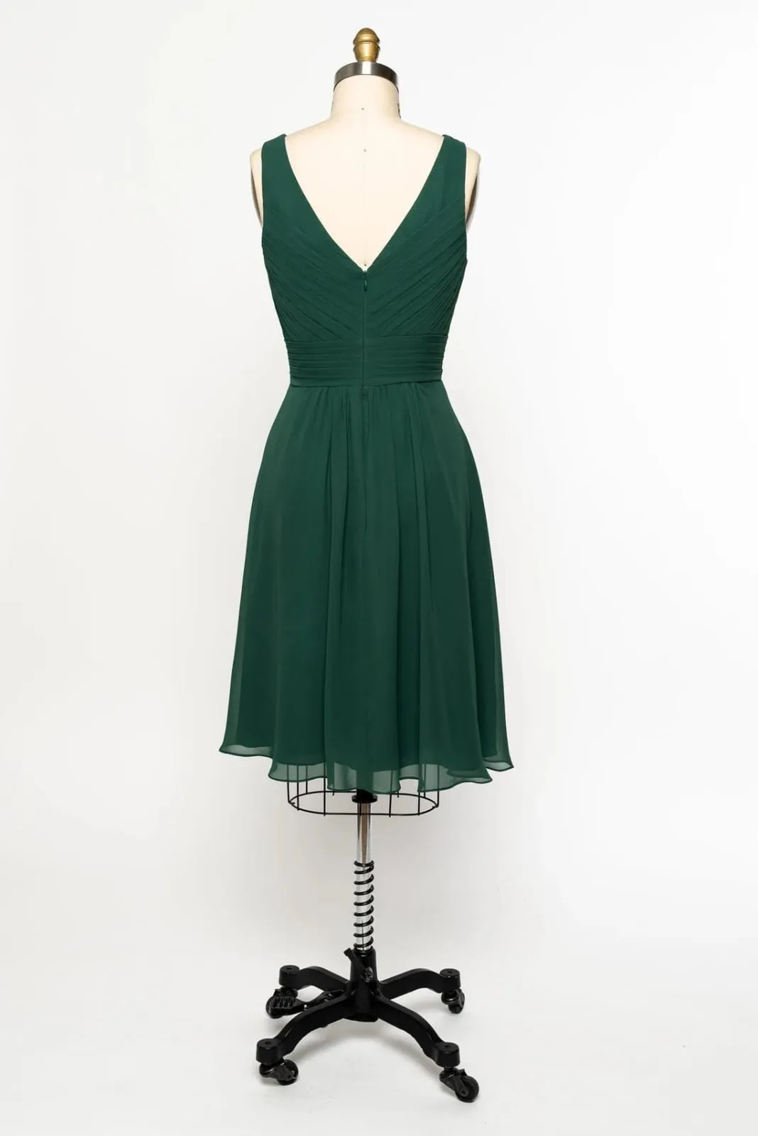 Sleeveless V Back Ruched Green Chiffon Tank Short Bridesmaid Dress