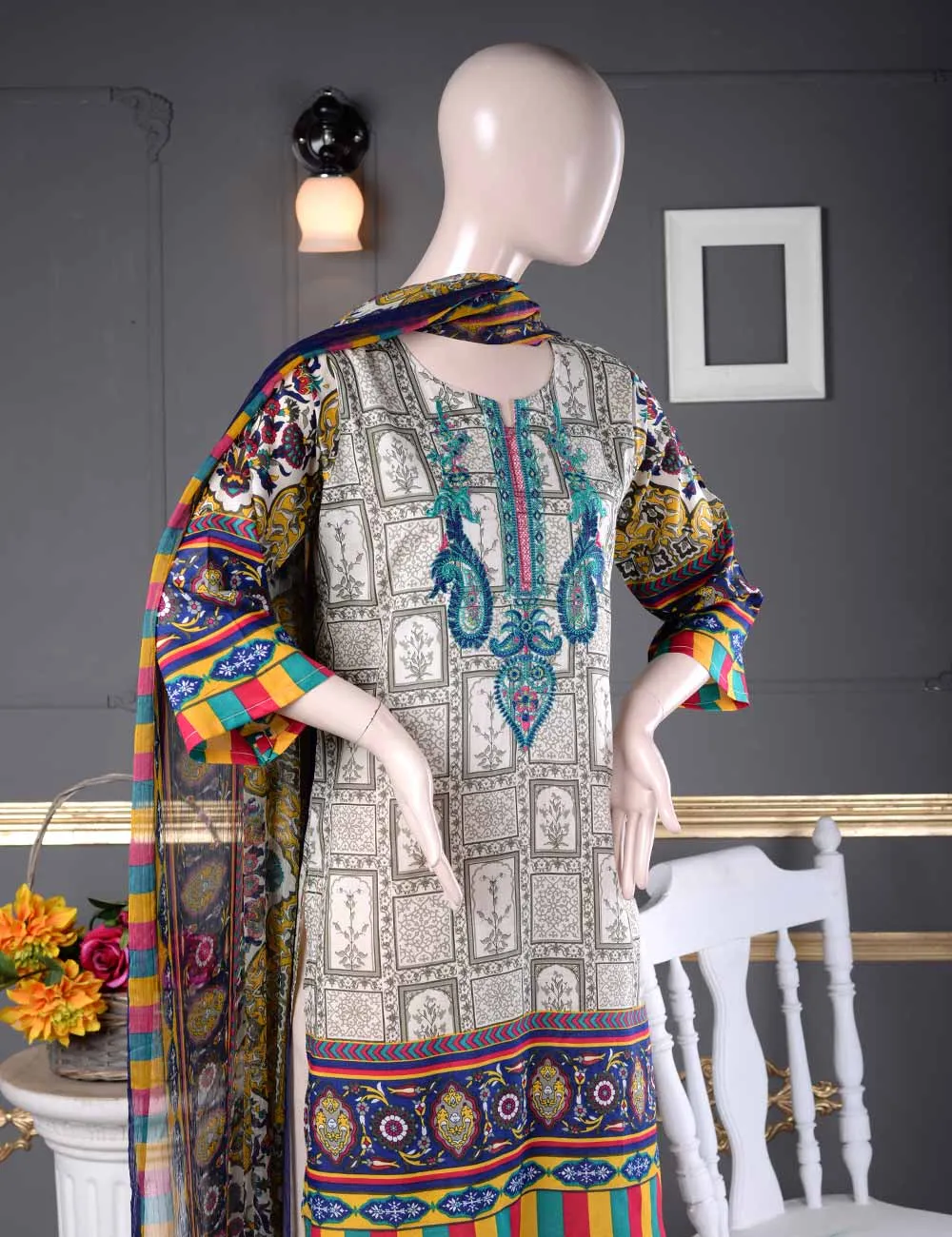Un-stitched Embroidered Lawn (AQ-1B) Sunshine Era