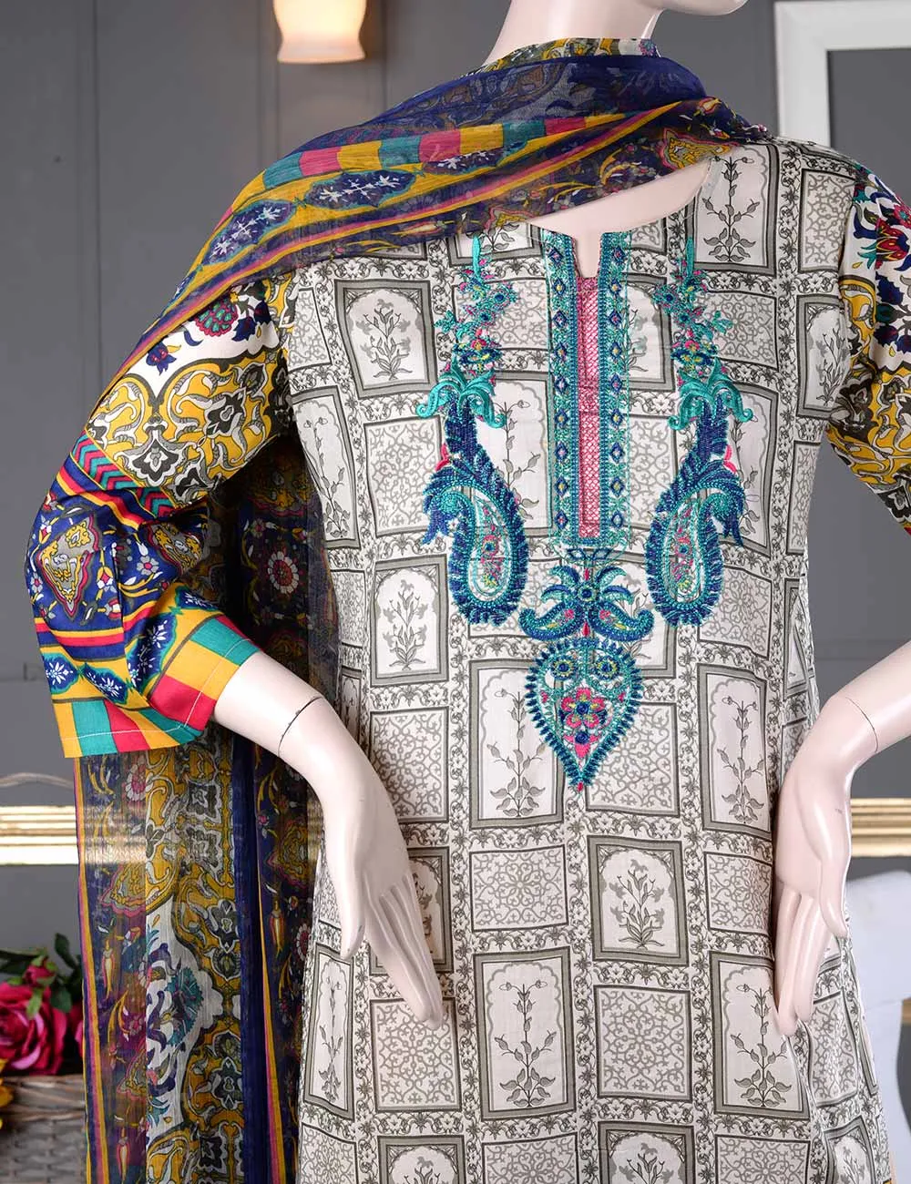 Un-stitched Embroidered Lawn (AQ-1B) Sunshine Era