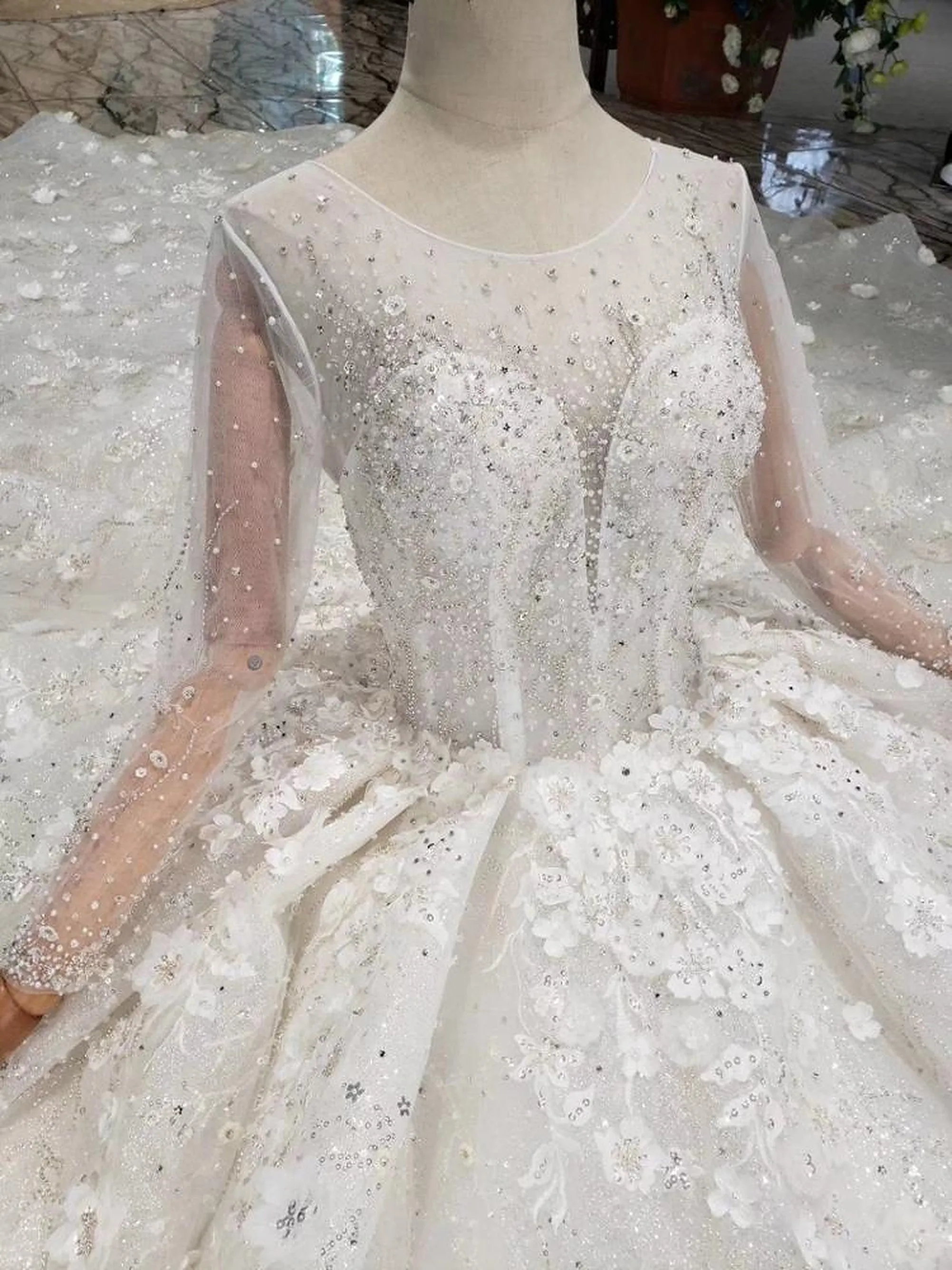 VB Flower Applique Pattern Ball Gown Wedding Dress