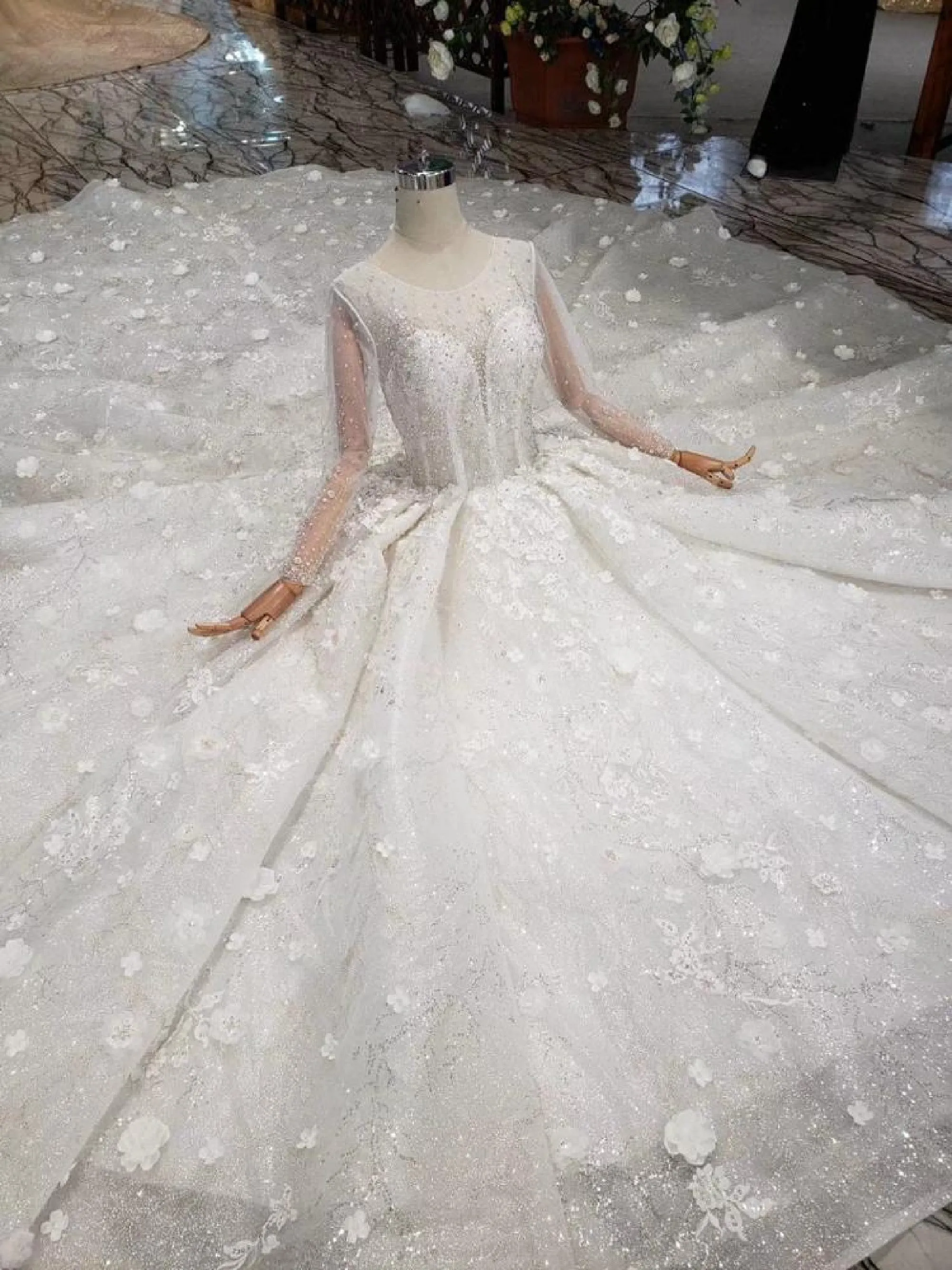 VB Flower Applique Pattern Ball Gown Wedding Dress