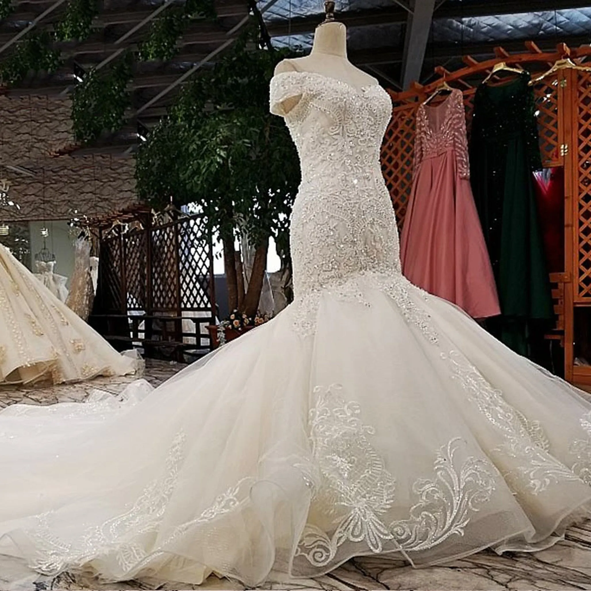 VB Sweetheart Neckline Luxury Mermaid Wedding Dress