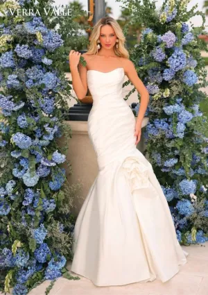 Verra Valle Size 16 900337 Ivory Gown