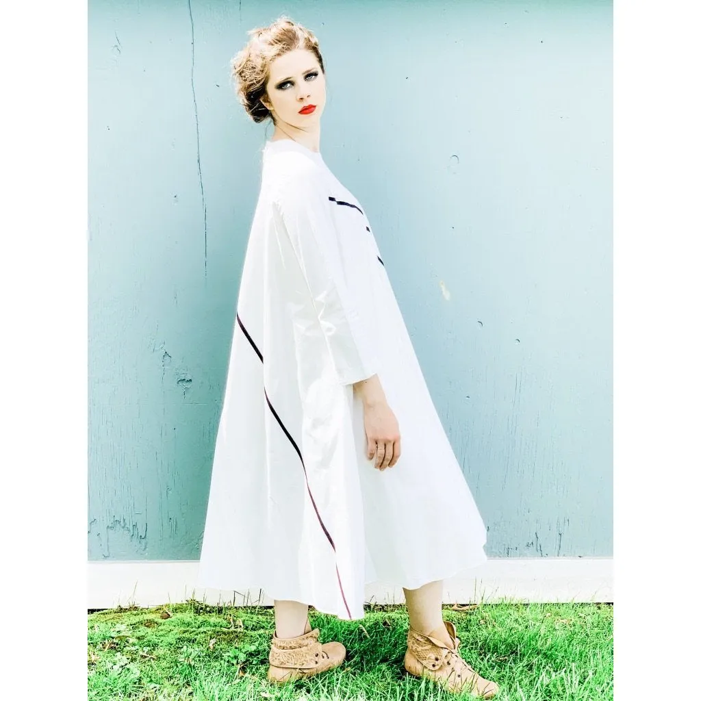 Vintage Vuokko Tent Dress White w/ Black Single Line Sz 38 S/M 1970s