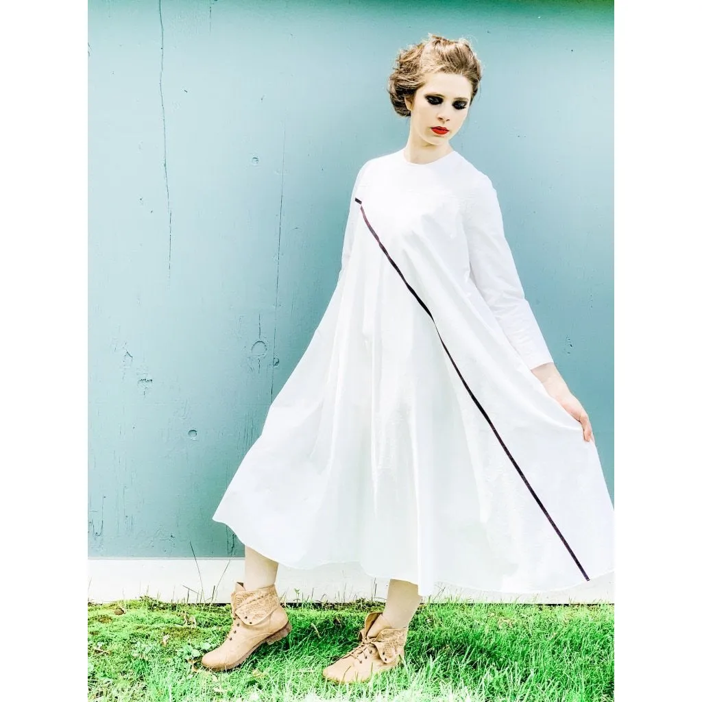 Vintage Vuokko Tent Dress White w/ Black Single Line Sz 38 S/M 1970s