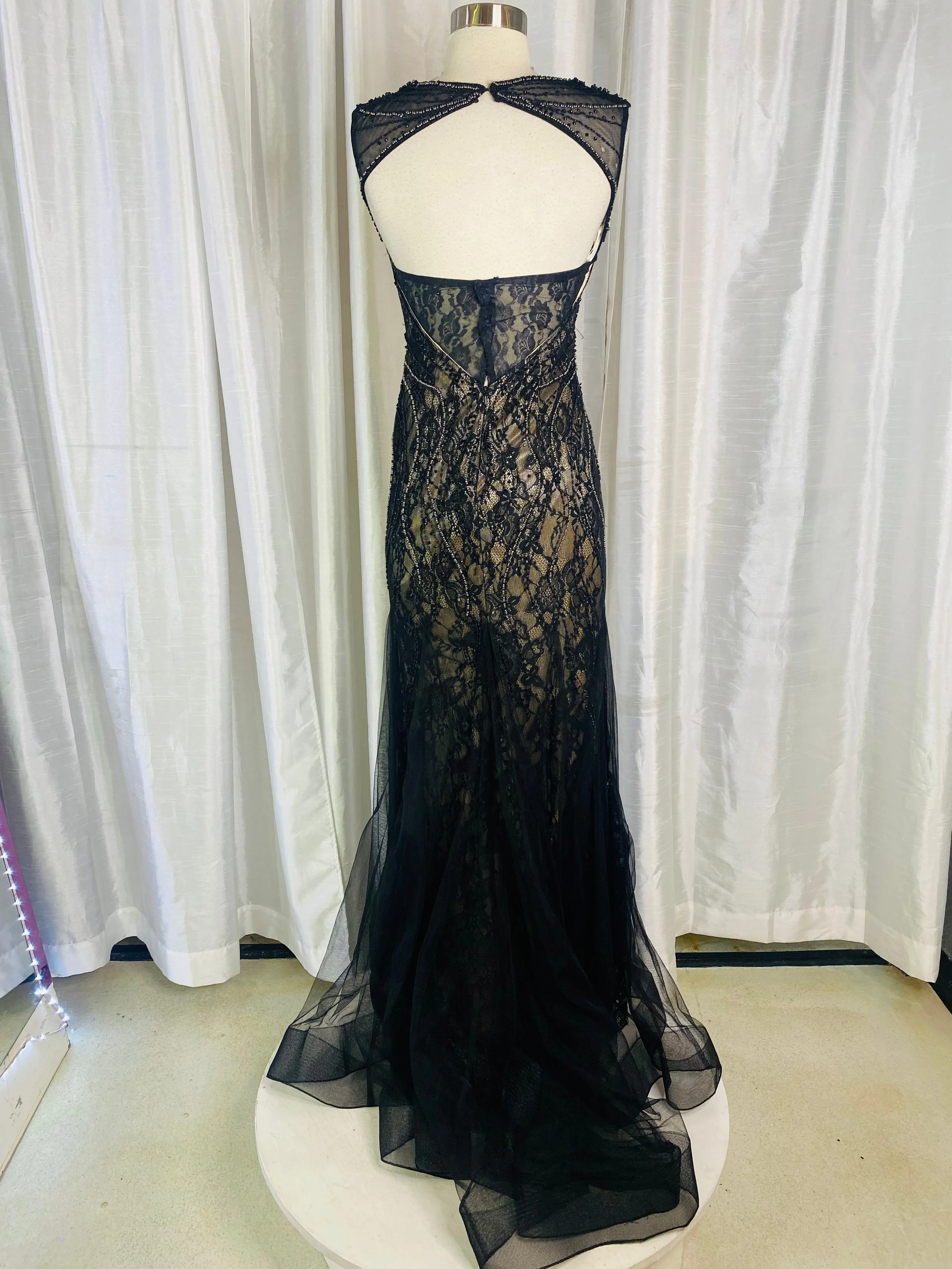 Viola Chan Long Beaded Overlay Gown Black Size 0