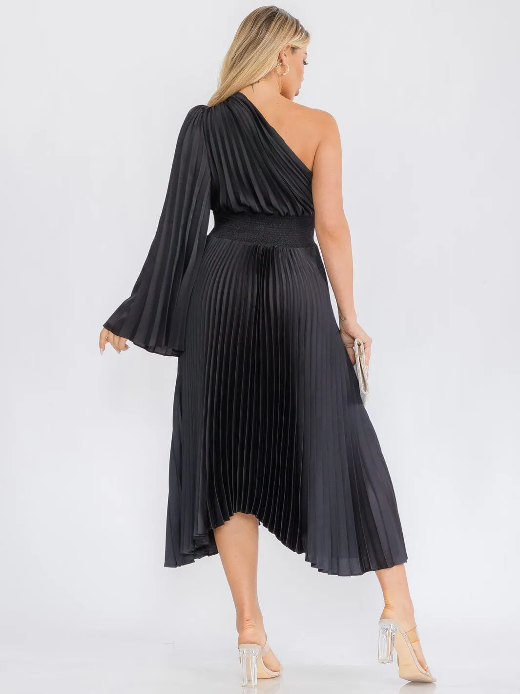 WOMEN'S ONE SHOULDER LONG BELL SLEEVE SMOCK WAIST PLEATED MAXI DRESS