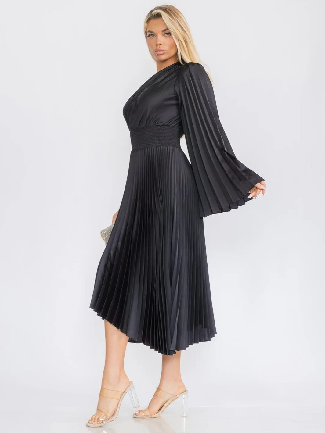 WOMEN'S ONE SHOULDER LONG BELL SLEEVE SMOCK WAIST PLEATED MAXI DRESS