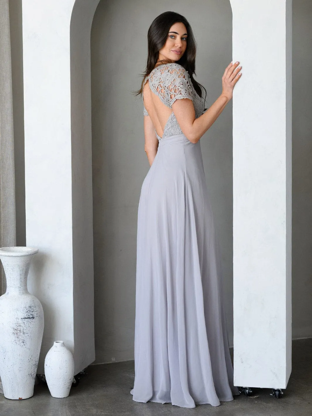WOMEN'S SHORT SLEEVE LACE DETAILED OPEN BACK GOWN MAXI DRESS