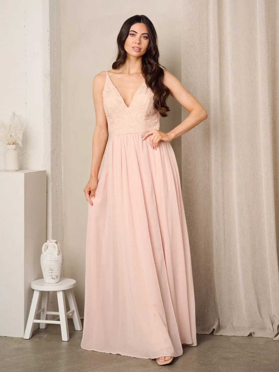 WOMEN'S SLEEVELESS LACE EMBROIDERY V-NECK MAXI GOWN DRESS